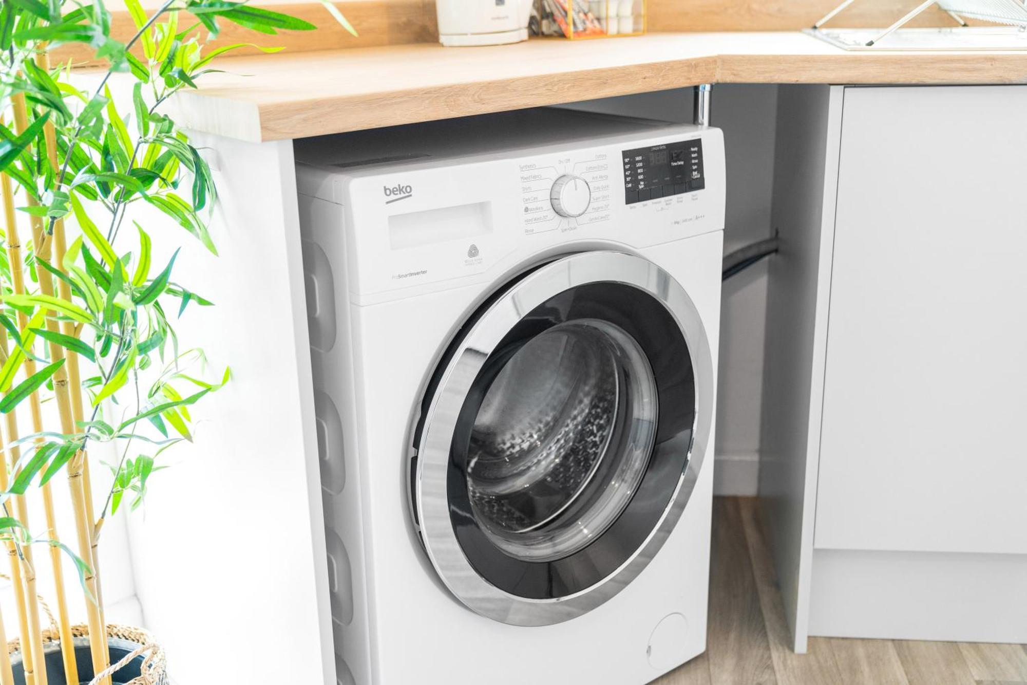 Cradley Heath New 2 Bedroom Deluxe Apartment - Parking - Wifi & Netflix - Top Rated - 50C מראה חיצוני תמונה